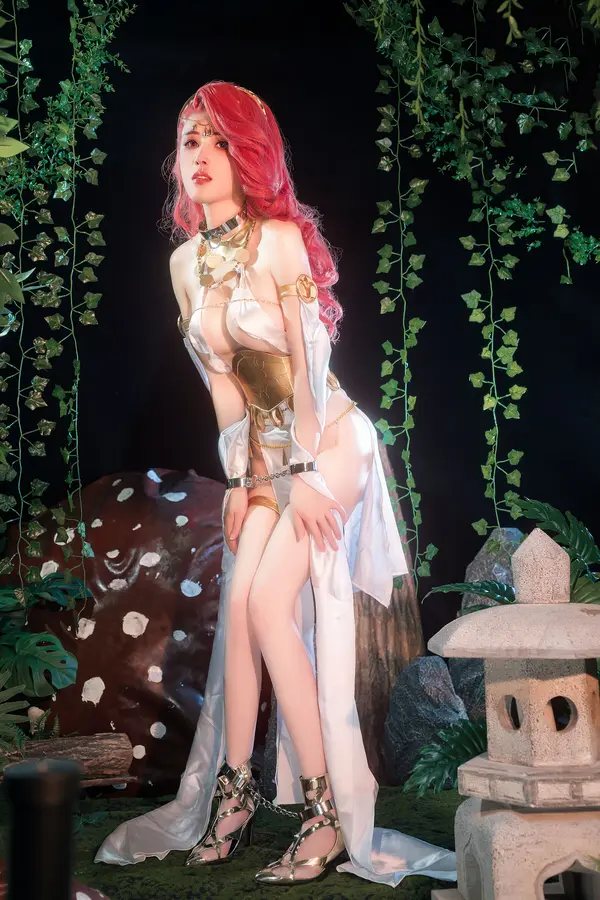 鹿八岁《哥布林女王》（80P + 1V）（6/80）
