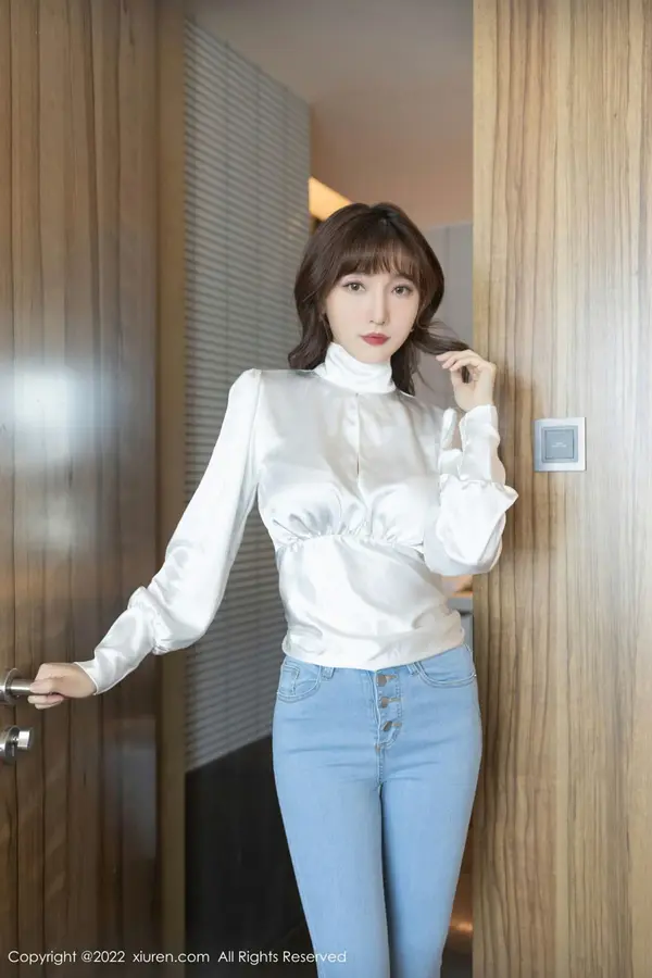 Vol. 04425 陆萱萱（81P）（6/81）