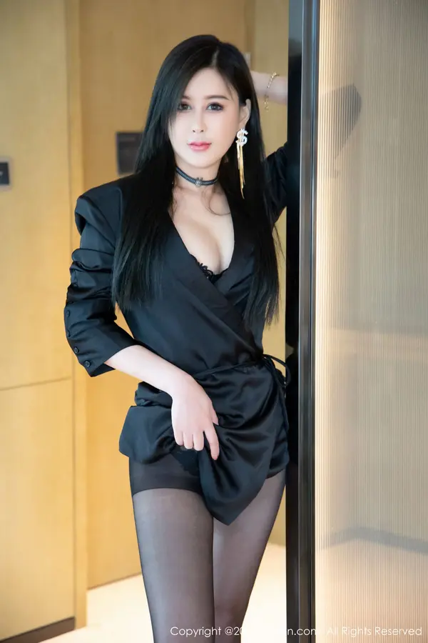 Vol. 03806 闫璐璐（41P）（2/41）