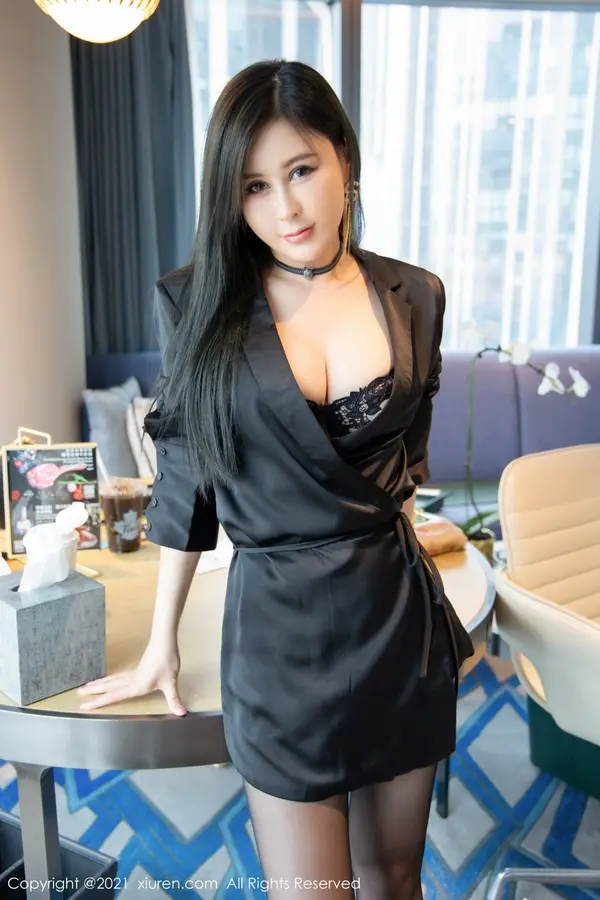 Vol. 03806 闫璐璐（41P）（5/41）