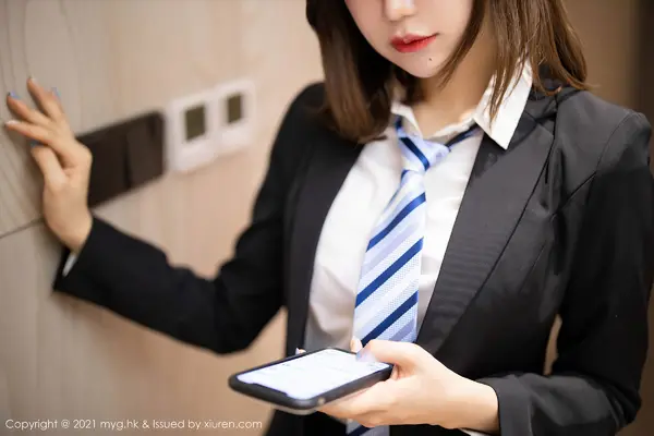 Vol. 0499 Carina绮里嘉（81P）（6/81）
