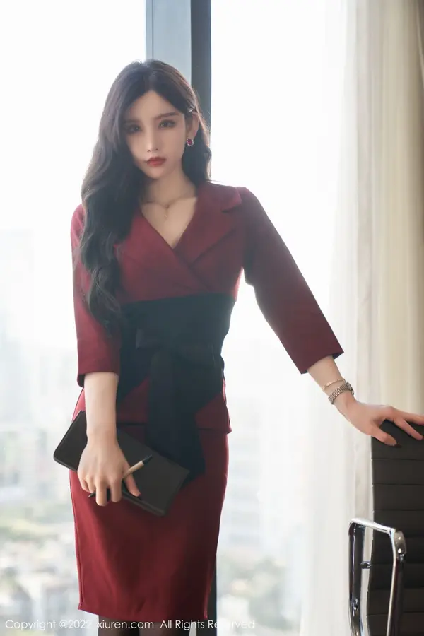 Vol. 04877 周于希Sally（77P）（5/77）