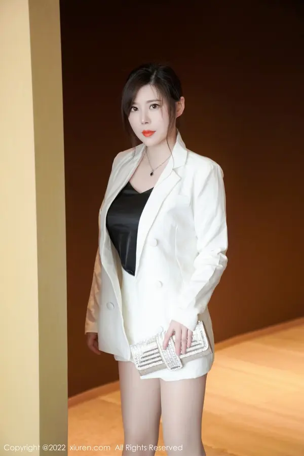 Vol. 04885 白茹雪（72P）（2/72）