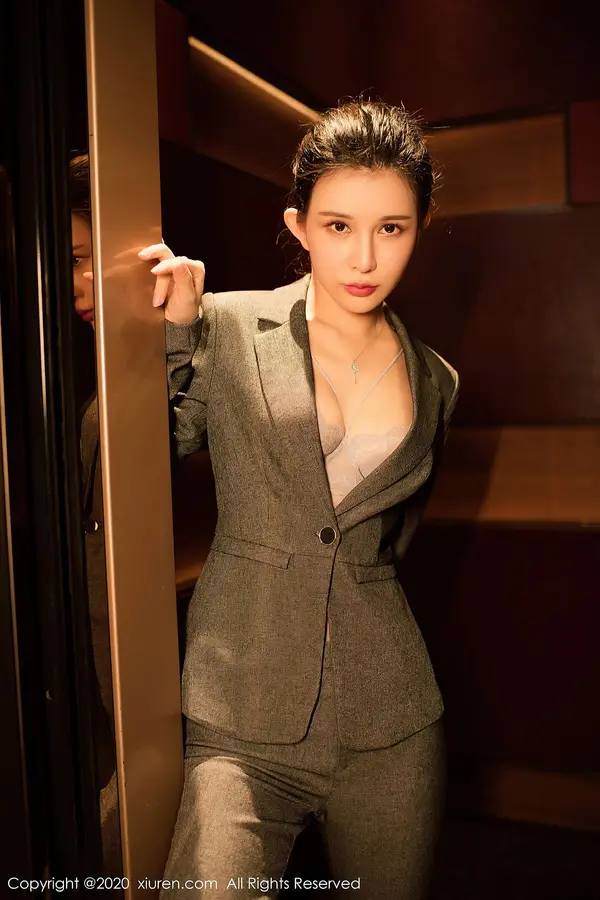 Vol. 02896 张雨萌（46P） (2/46)