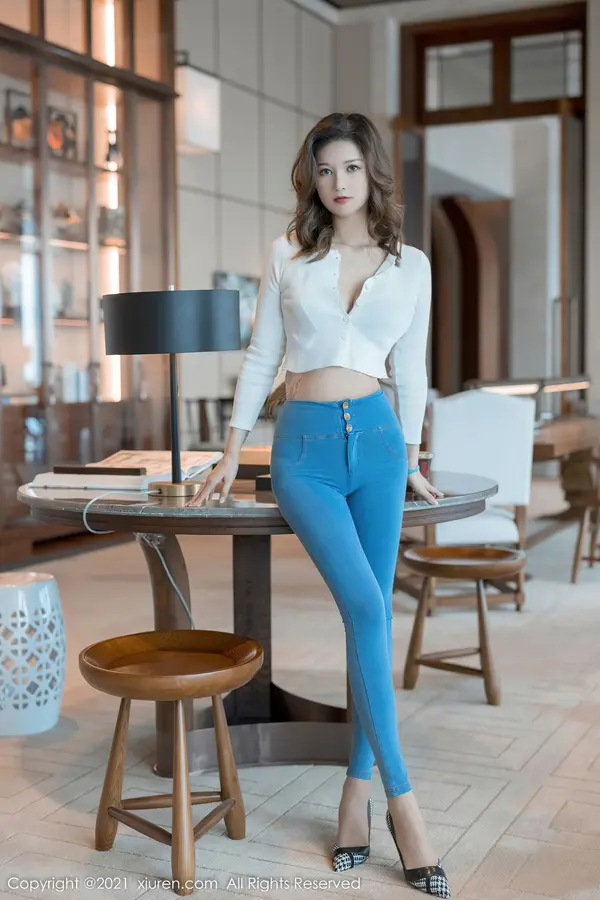 Vol. 04318 文芮jeninfer（33P） (2/33)