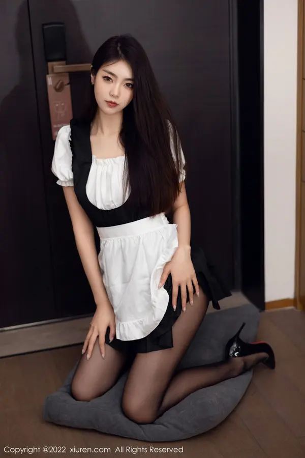 Vol. 05706 可乐Vicky（61P） (2/61)