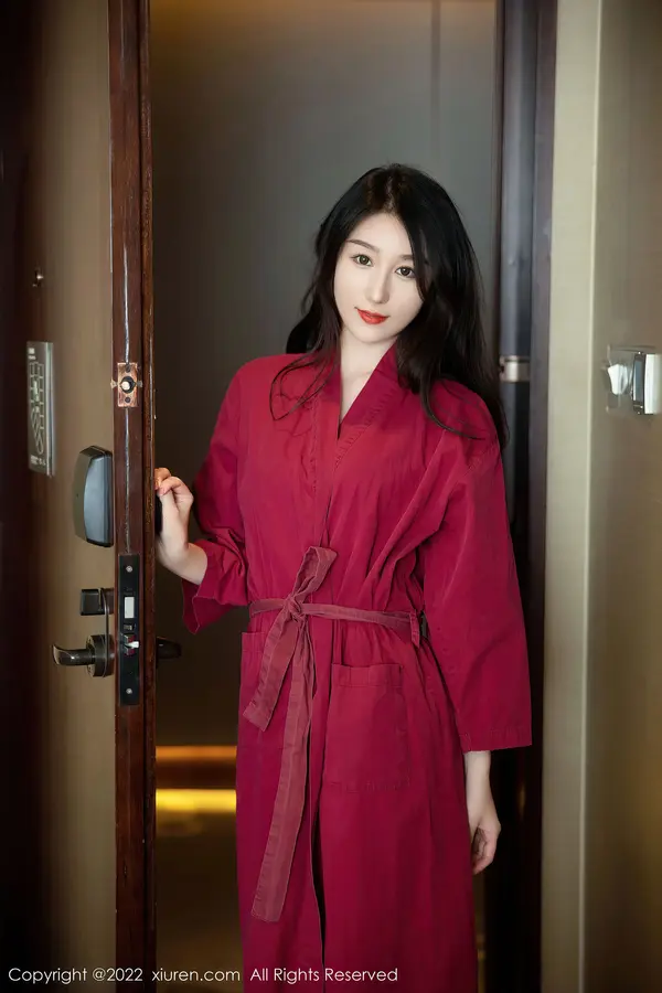 Vol. 05624 薇薇酱（81P） (2/81)
