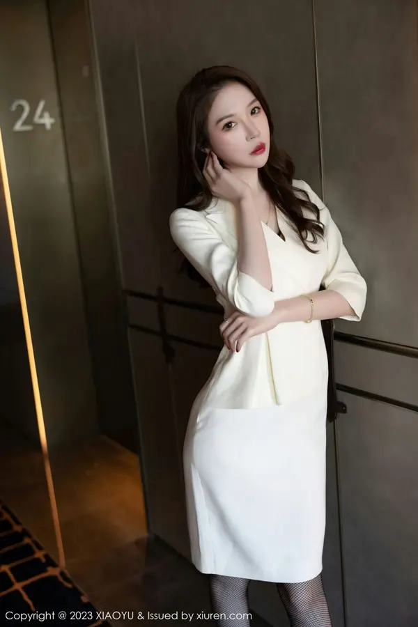Vol. 0977 梦心玥（102P） (2/102)