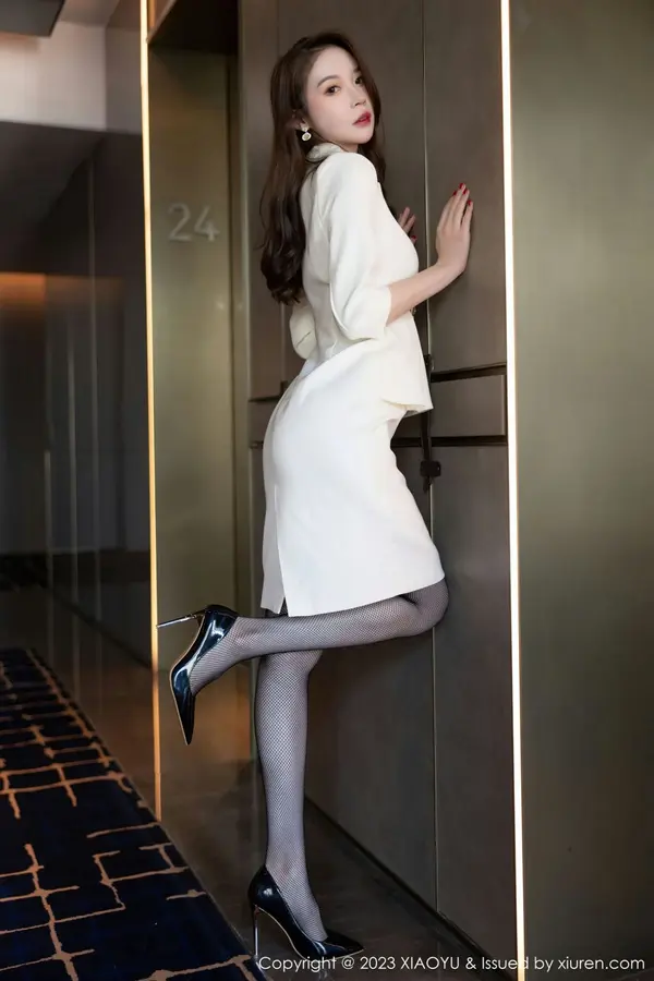 Vol. 0977 梦心玥（102P） (4/102)