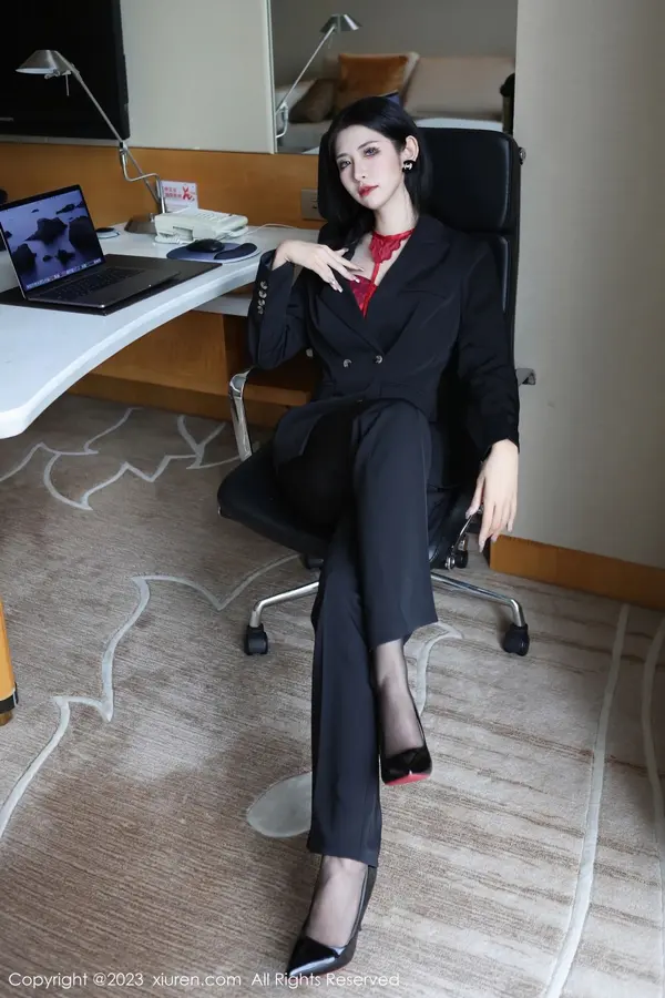 Vol. 06402 依娜Yina（113P） (2/113)