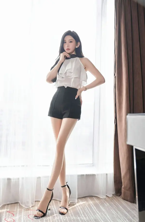 Vol. 06435 周于希Sally（84P） (3/84)