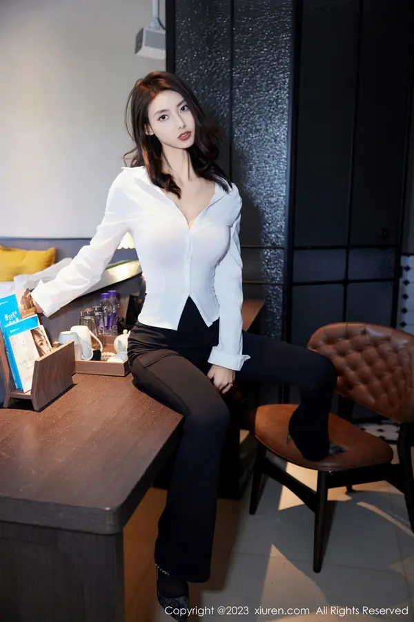 Vol. 07692 lingyu69（73P） (4/73)