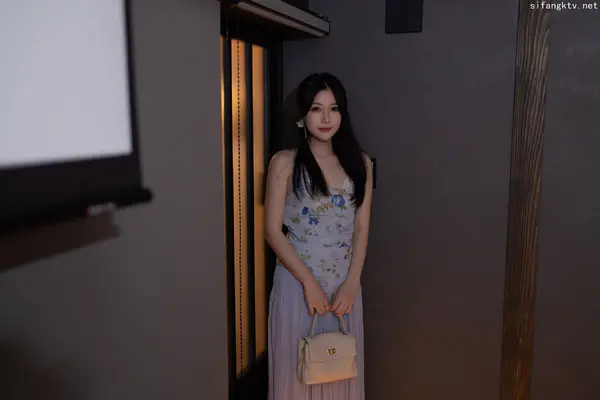 鱼子酱Fish《她的体香》（140P） (2/140)