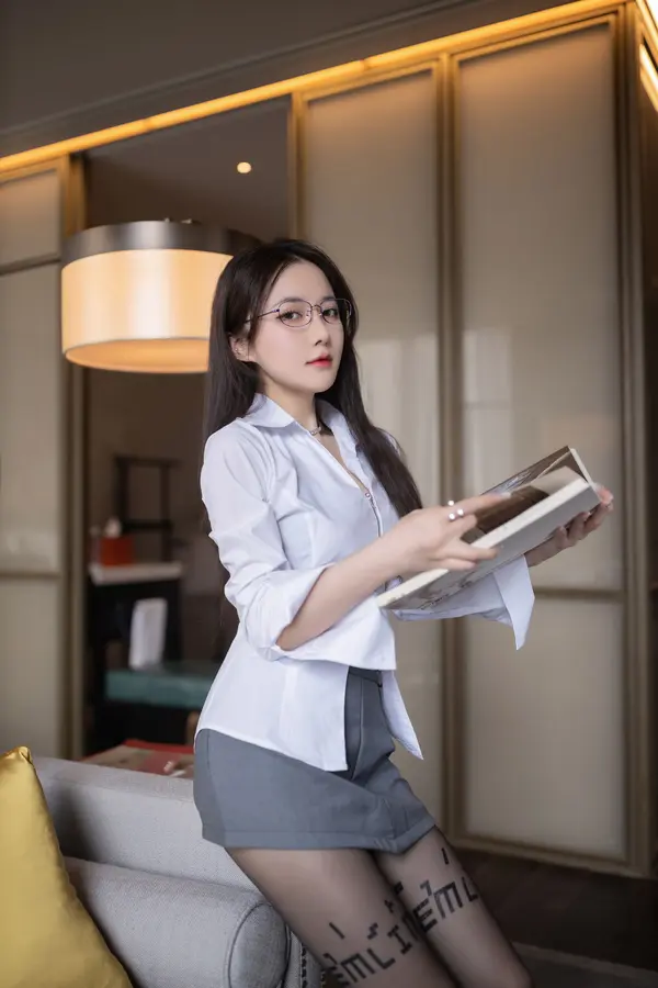 鱼子酱Fish《都市丽人》（130P） (4/130)