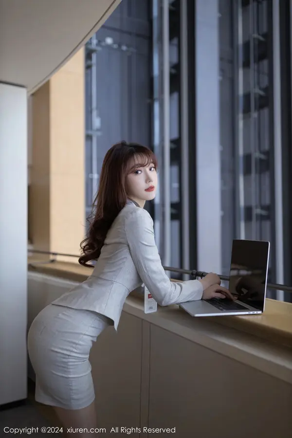 Vol. 07949 陆萱萱（81P） (2/81)