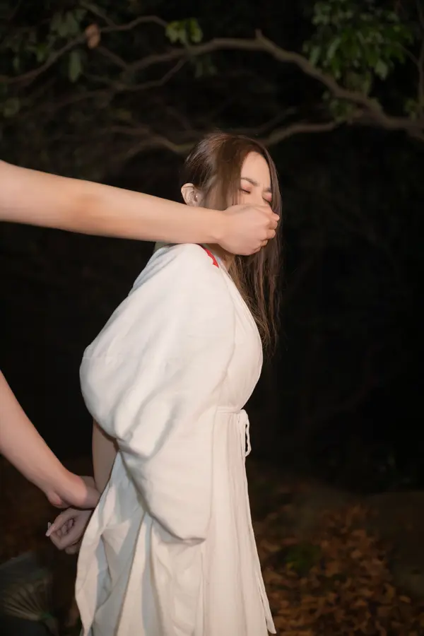 鱼子酱Fish《小树林的故事》（40P） (2/40)