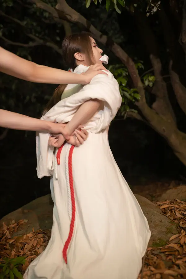 鱼子酱Fish《小树林的故事》（40P） (3/40)