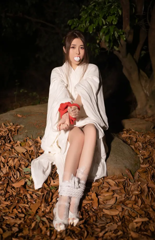 鱼子酱Fish《小树林的故事》（40P） (5/40)
