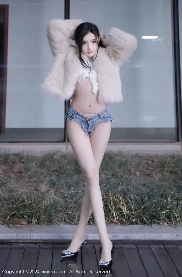 Vol. 08261 龙雪儿（78P） (3/78)