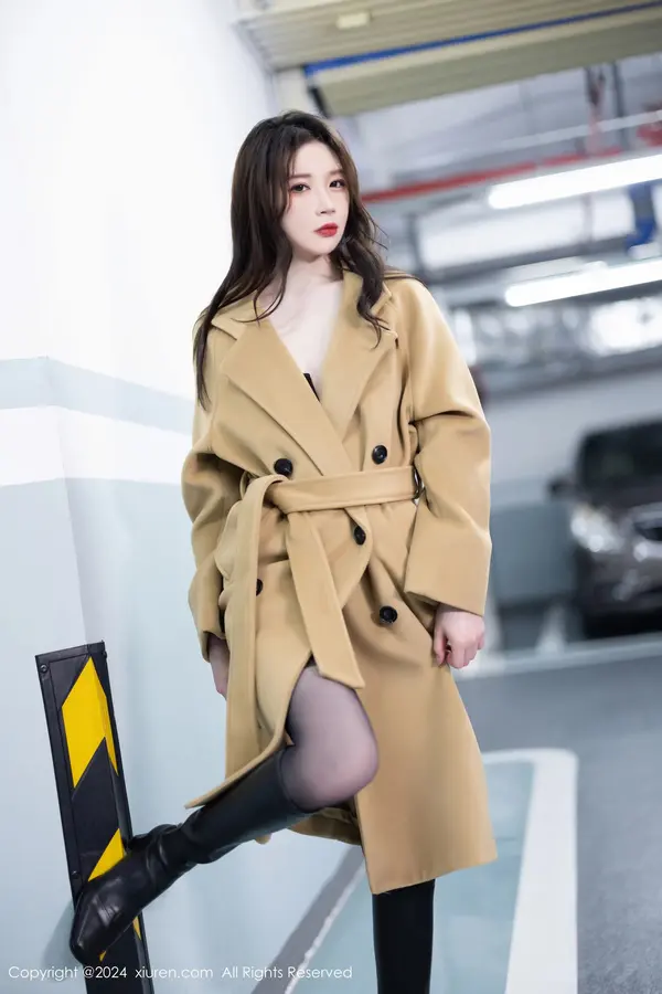 Vol. 08414 梦心玥（81P） (3/81)