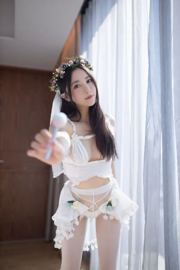 鱼子酱Fish《在逃公主》（120P） (2/120)