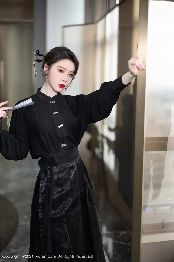 Vol. 08465 梦心玥（83P） (3/83)