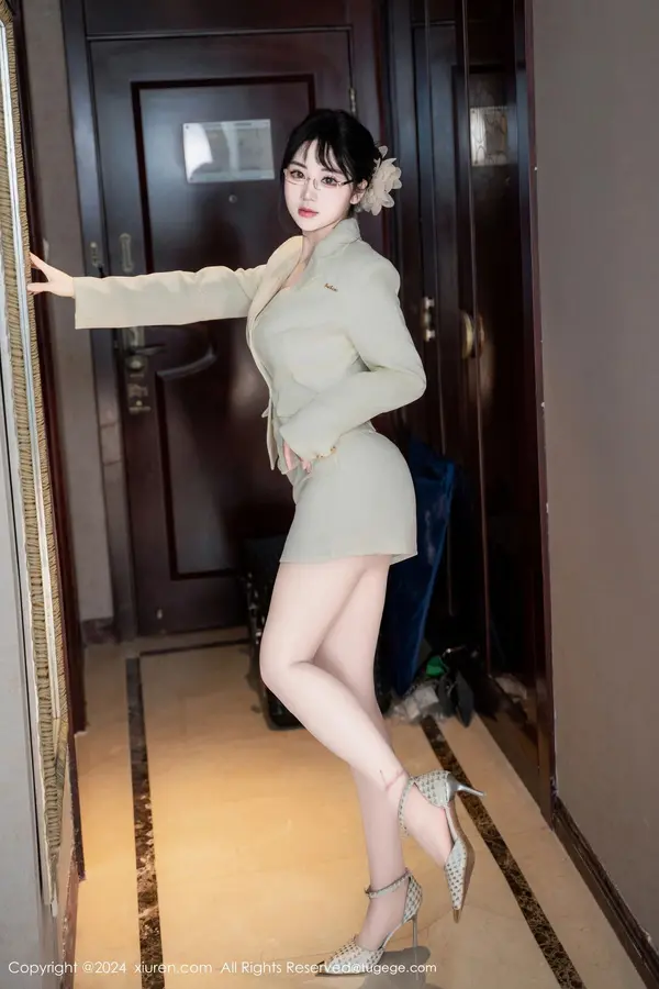 Vol. 08717 汐汐爱吃草莓（87P） (2/87)