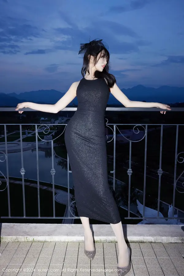 Vol. 08921 玥儿玥er（71P） (3/71)