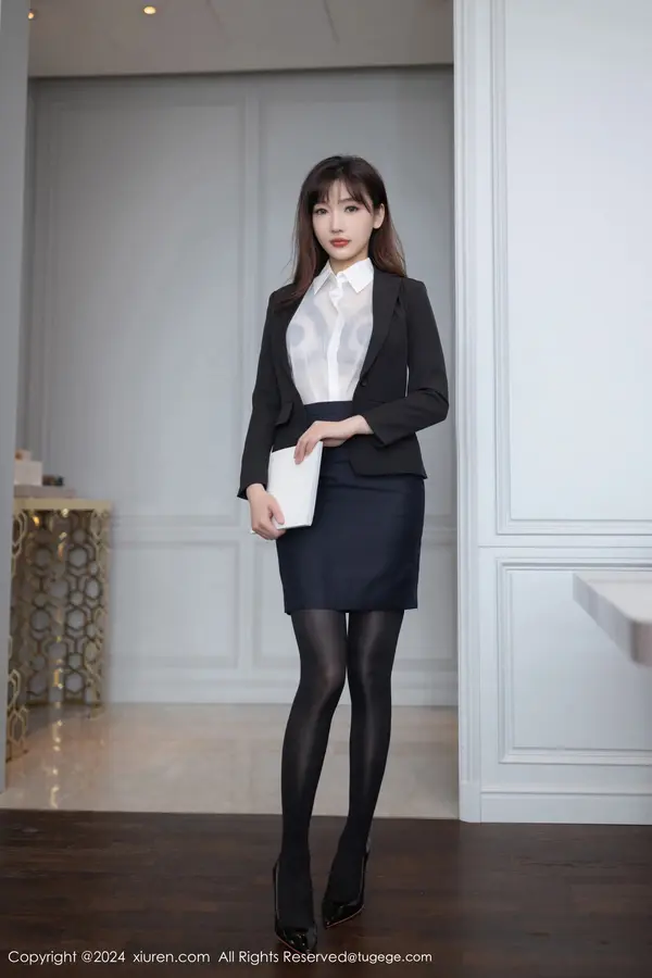 Vol. 08988 陆萱萱（81P） (2/81)