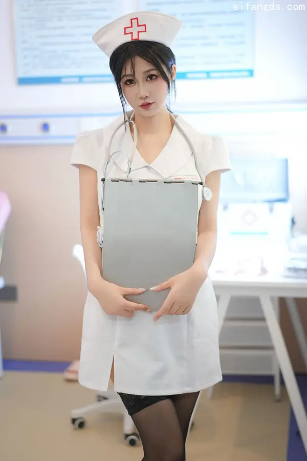 Vol. 8512 laura阿姣《私购流出》（92P） (3/92)
