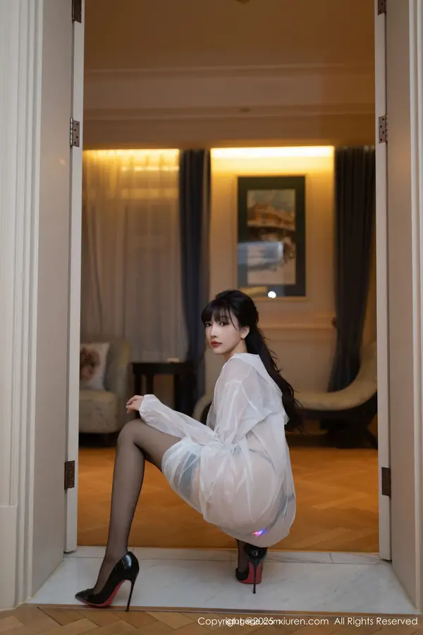 Vol. 09700 陆萱萱（81P） (5/81)