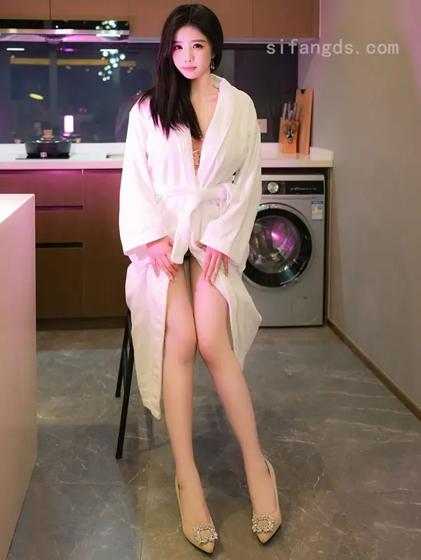 Vol. 9741 袁圆《私购流出》（94P + 6V） (2/94)