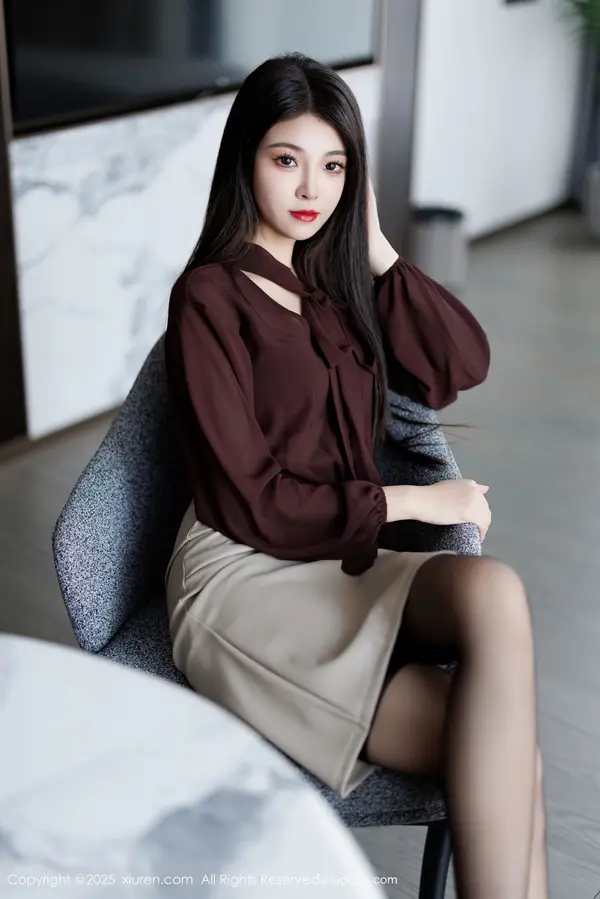 Vol. 09868 初梦瑶（84P） (3/84)