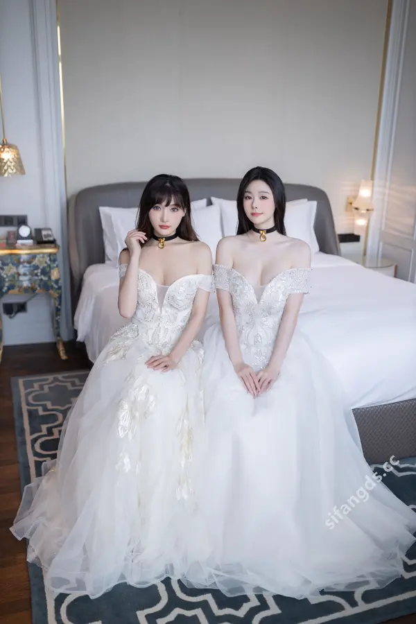 Vol. 9240 小逗逗&陆萱萱《私购流出》（100P + 1V） (2/100)