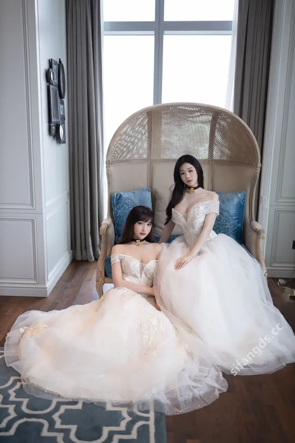 Vol. 9240 小逗逗&陆萱萱《私购流出》（100P + 1V） (4/100)