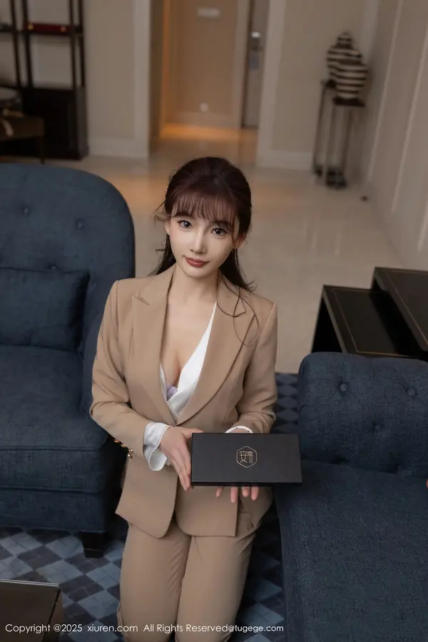 Vol. 09881 陆萱萱（81P） (4/81)