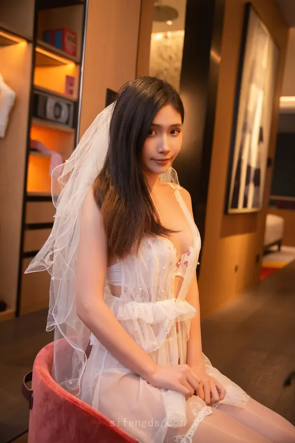 Vol. 09272 刘婷婷《私购流出》（80P + 3V） (4/80)