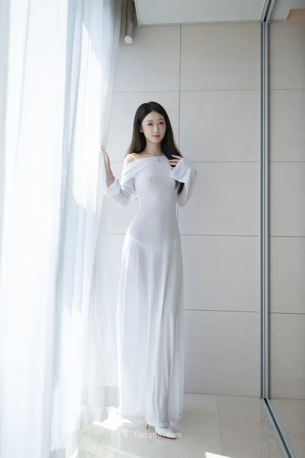 Vol. 9840 唐安琪《私购流出》（93P + 2V） (2/93)