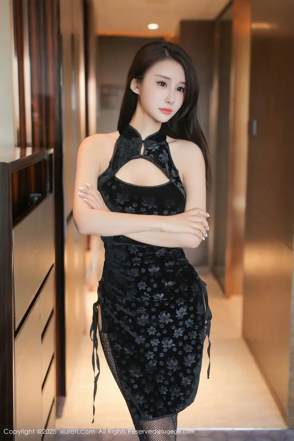 Vol. 09990 艺艺yiyi（58P） (2/58)