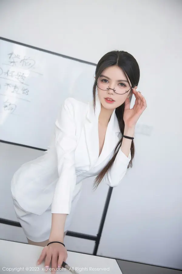 Vol. 06563 媛媛酱belle（83P） (3/83)