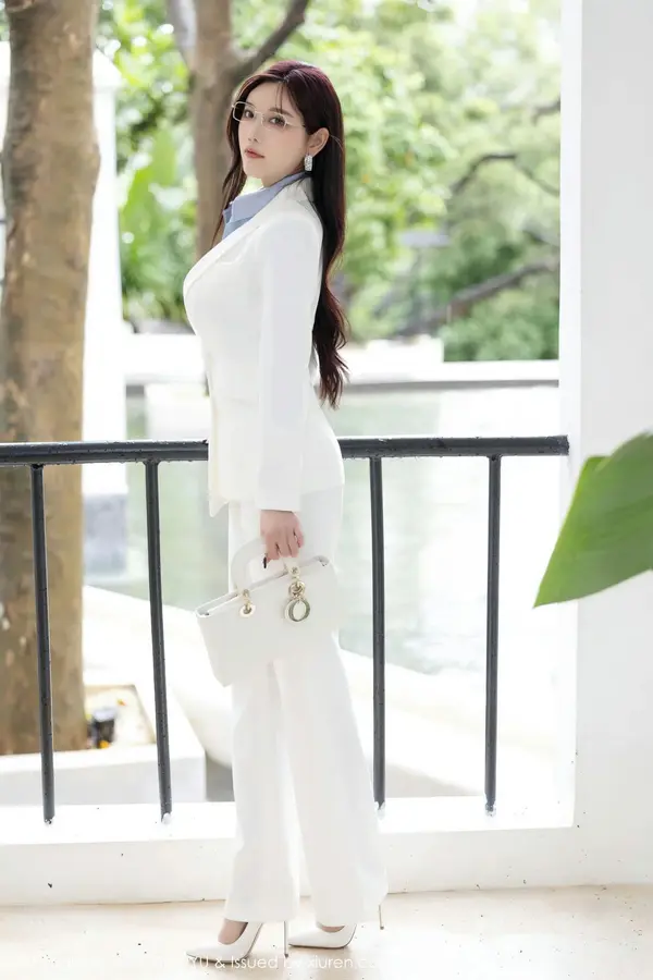Vol. 1065 杨晨晨Yome（86P） (4/86)