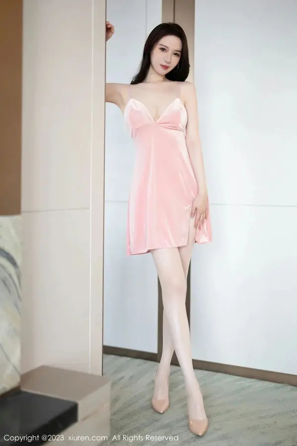 Vol. 07182 梦心玥（84P） (2/84)