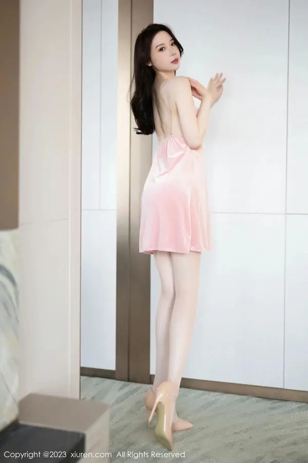 Vol. 07182 梦心玥（84P） (3/84)